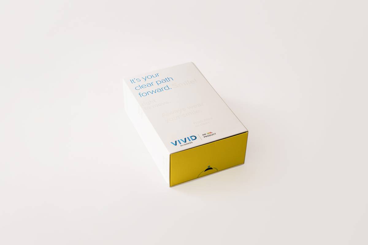 Vivid aligner box closed